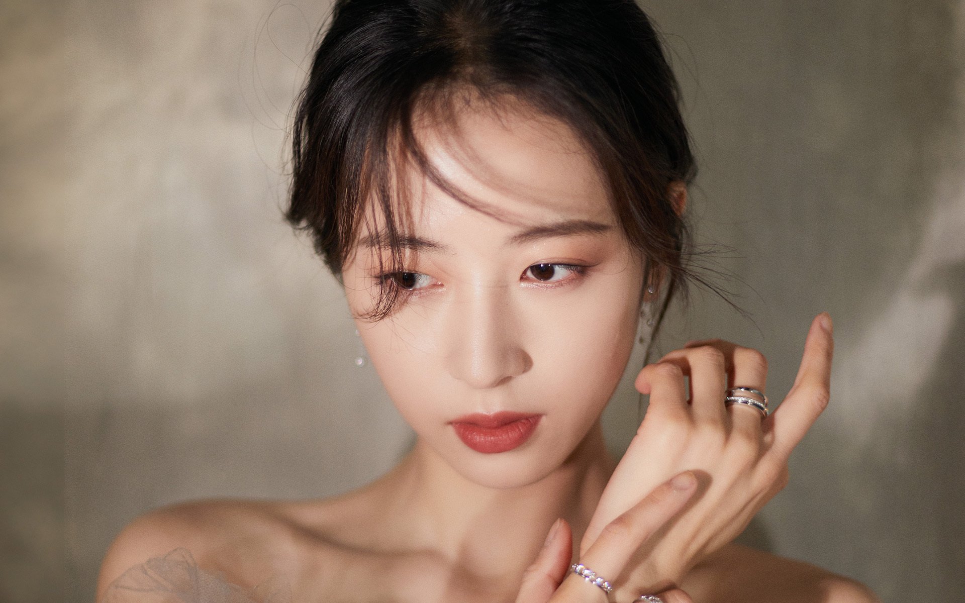 体育赛事精彩不断，足球风采炫目夺目，体育足球竞赛